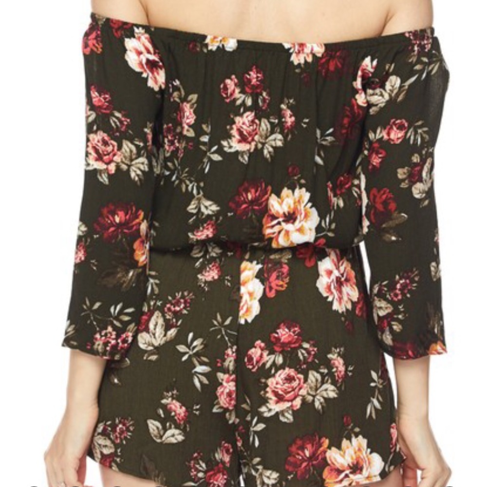 AMBIANCE 🔥2 LEFT🔥Floral Off the Shoulder Romper - Picture 6 of 8
